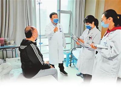 &ldquo;三盏灯&rdquo;下的医者人生