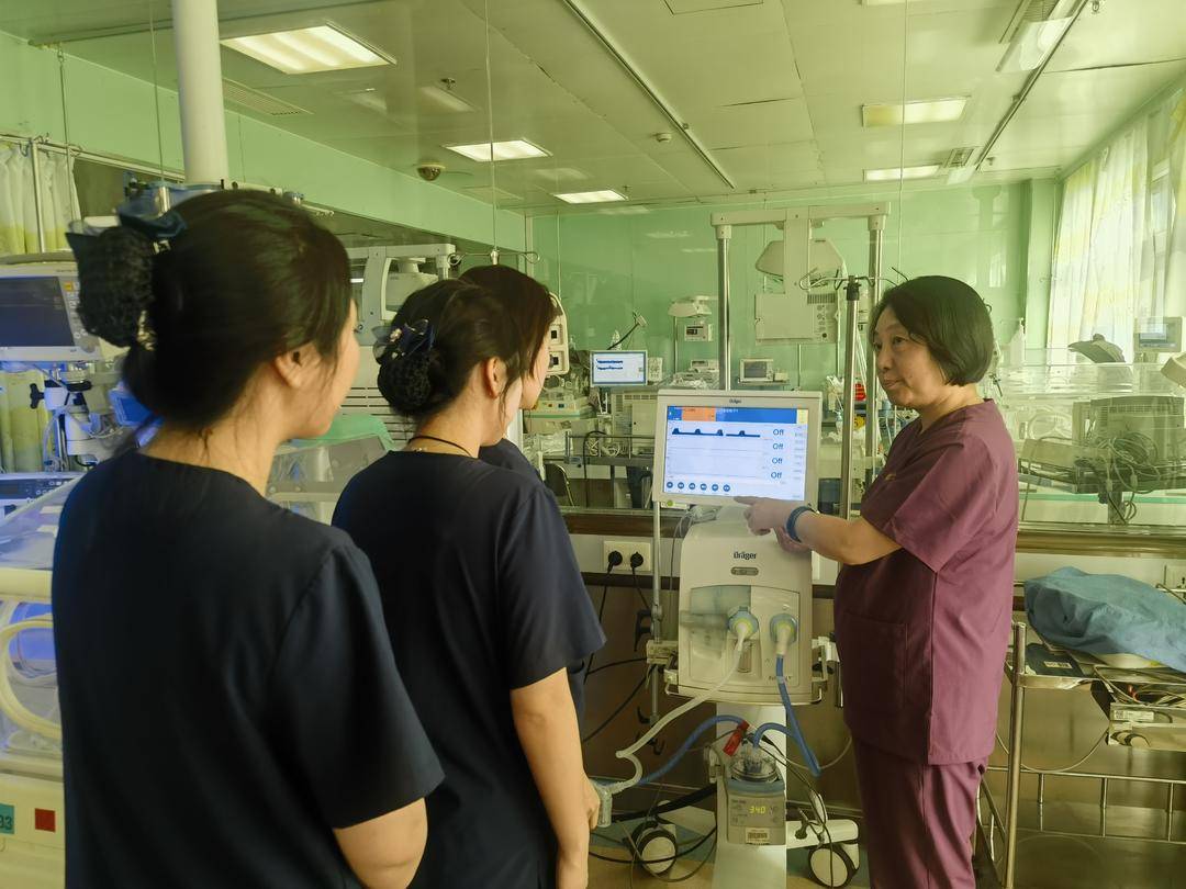 &ldquo;六一&rdquo;守护者丨富建华：用专业与仁心托起新生希望